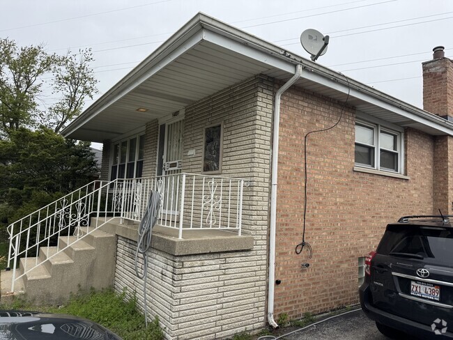 Building Photo - 14837 Cottage Grove Ave Rental