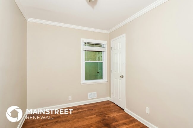 Photo - 598 Oakside Dr SW