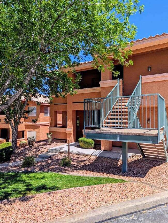 The Falls Condo - The Falls Condo Unit B