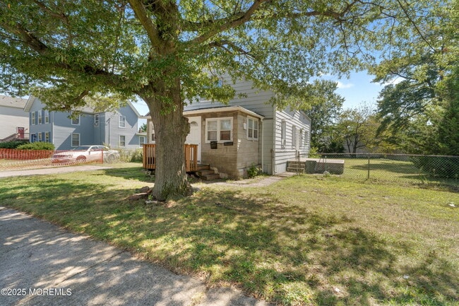 Photo - 212 Seeley Ave