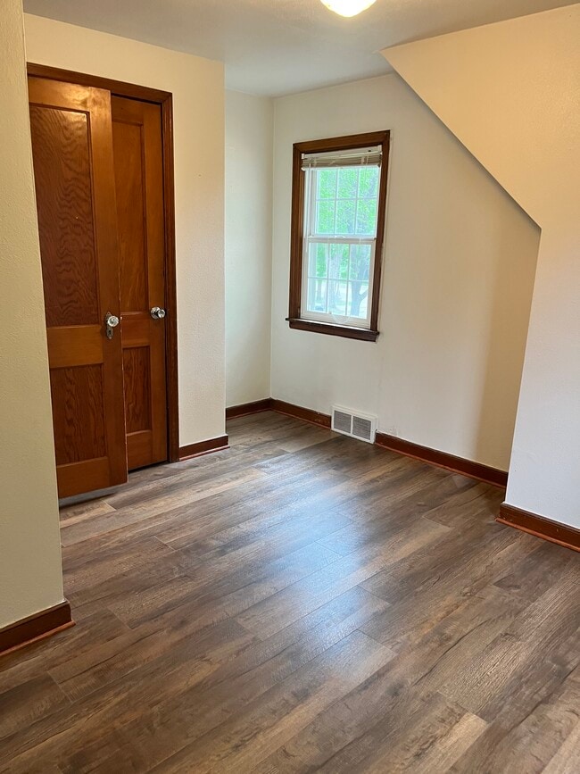 Bedroom 2 - 109 E Chestnut St Unit #3
