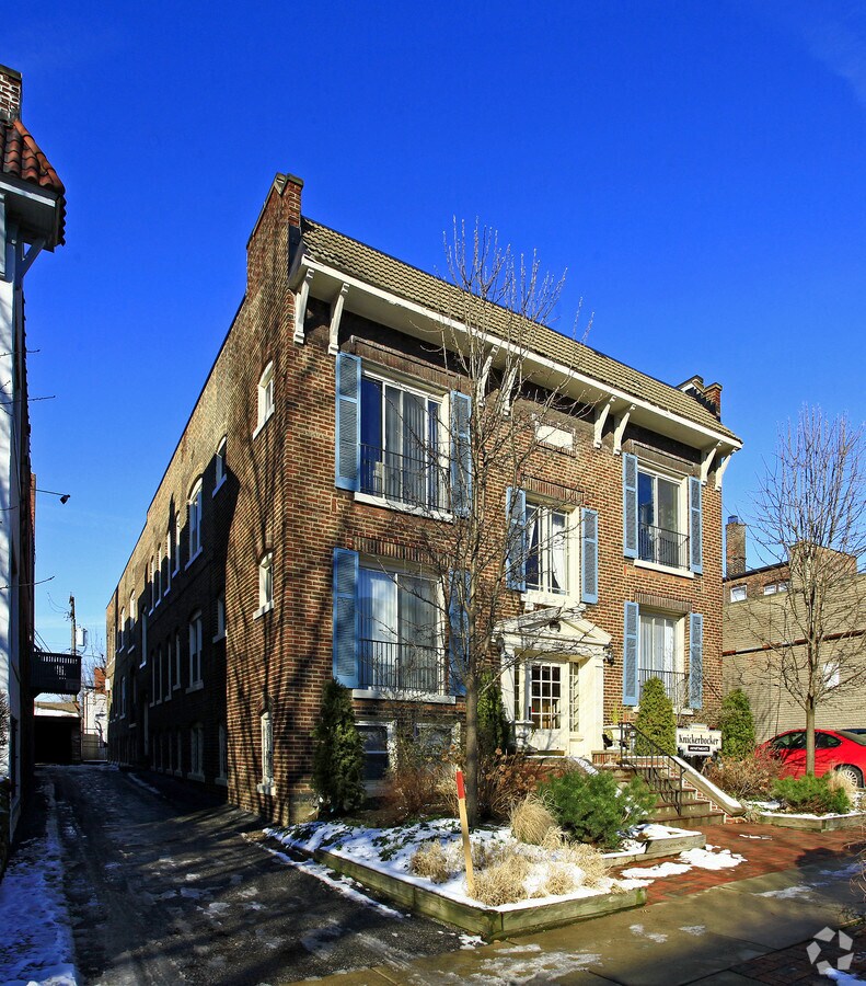 Knickerbocker Apartments - Knickerbocker Apartments