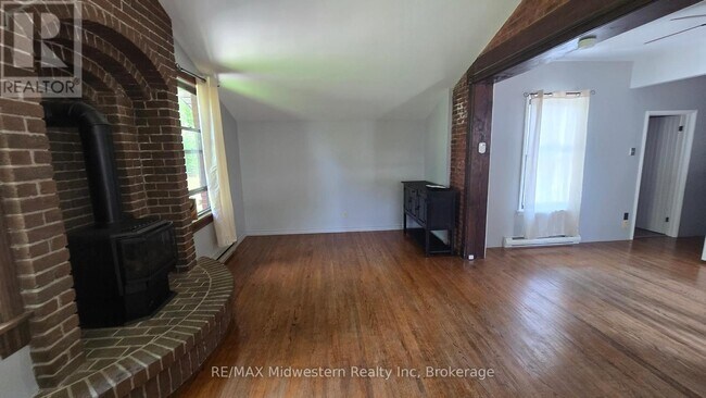 Photo - 545 Inkerman St E Unit 2