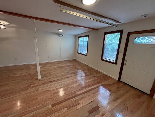 Photo - 1077 12th Street Unidad inlaw