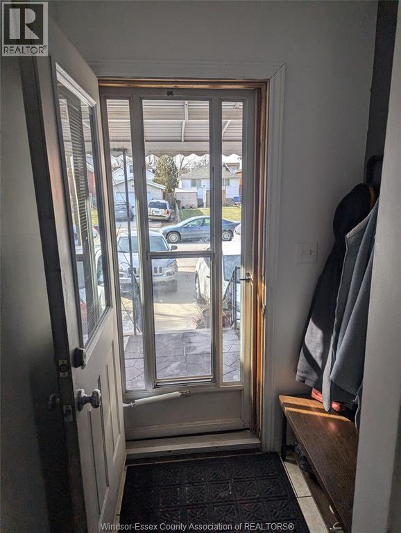 Photo - 856 Pillette Rd