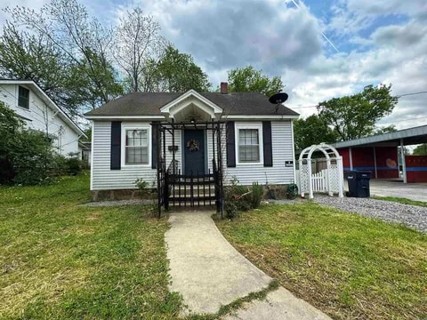 Building Photo - 160 E Pine St