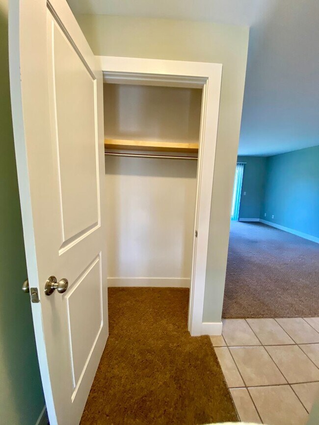834 Grand Ave NE Unit B