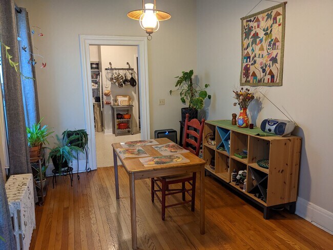 Comedor - 444 N Tioga St