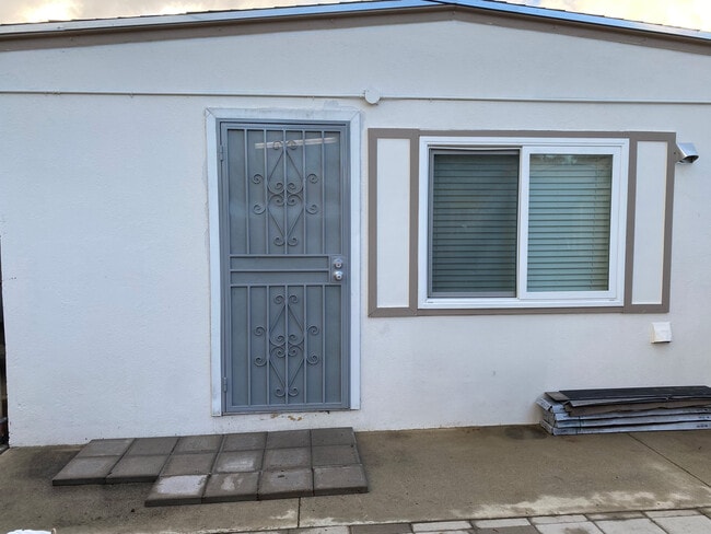 Photo - 725 W Sunkist St Unit B