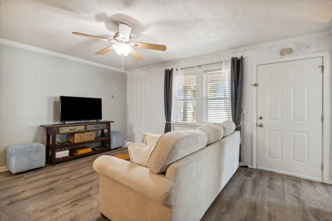 Photo - 1669 S Fletcher Ave
