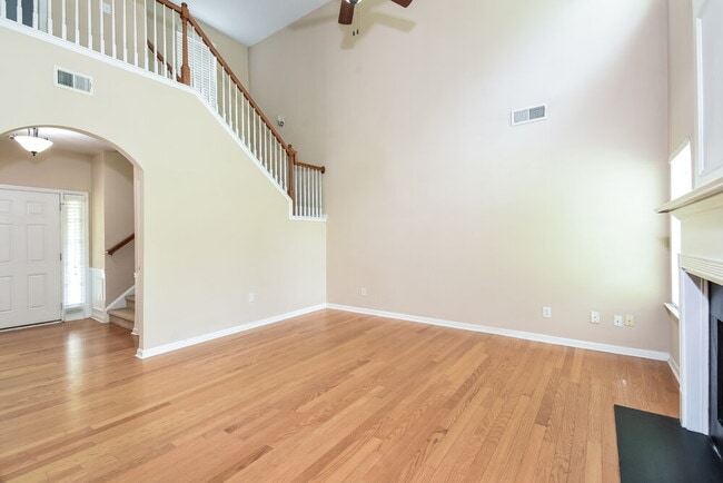 Photo - 410 Deepstream Crossing