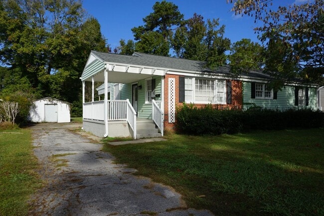 Photo - Pet Friendly 3 Bedroom 1 Full Bath located...