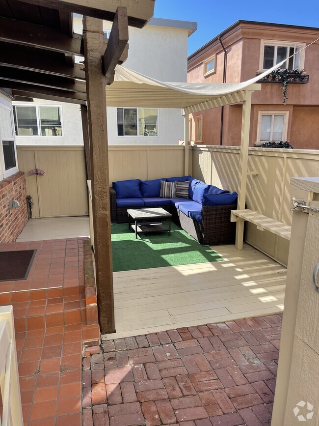 Building Photo - 218 25th Pl Rental
