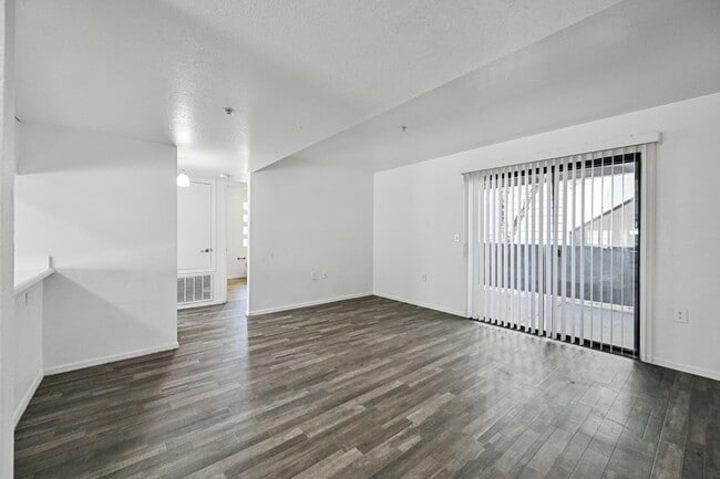 Photo - 3065 N 67th Ave Unidad Apt 227