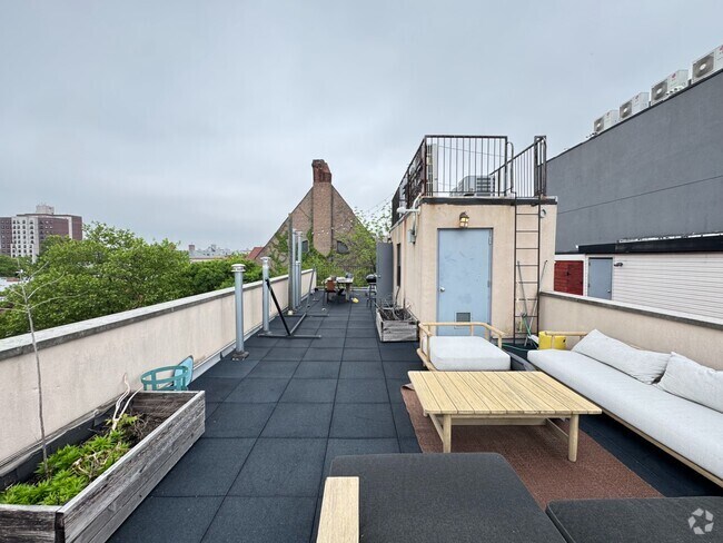 Building Photo - 731 Greene Ave Unit 4 Rental