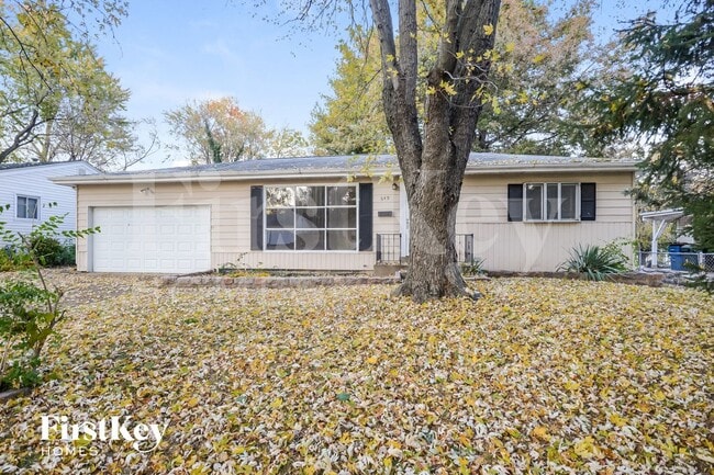 Building Photo - 649 Village Square Dr