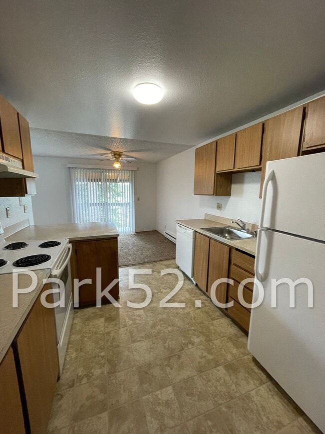Photo - Upper Floor 2 Bedroom 1 Bath Apartment With Washer/Dryer! Unit #C