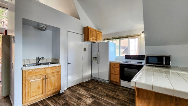 Photo - 27760 Alpen Dr Unit 2