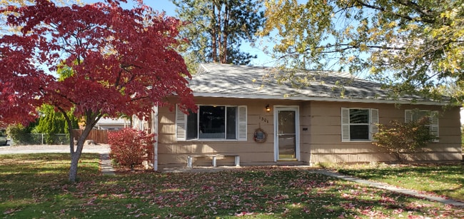 Photo - 1301 Cedar Ave Casa