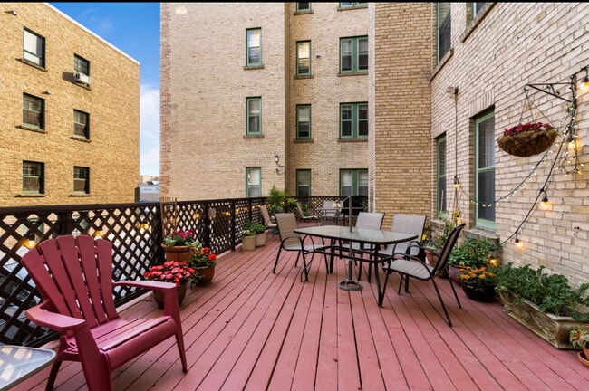 Photo - 2305 Victoria Av Unit 414