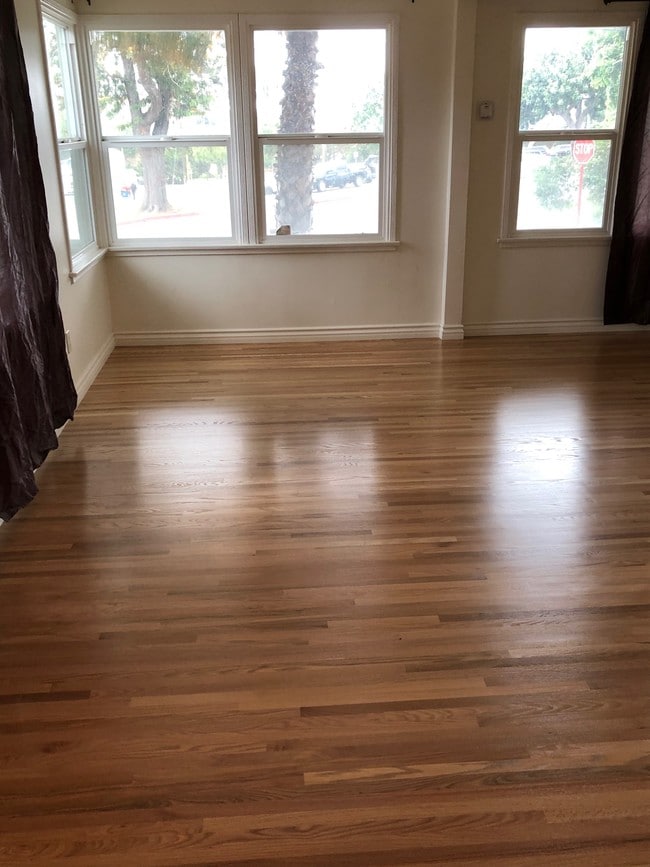 Brand new hardwood floors in all 3 bedrooms - 601 N Park Ave