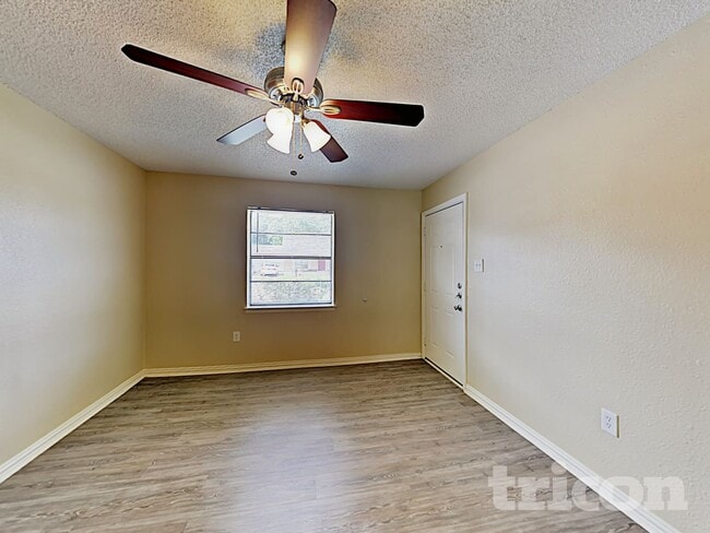 Photo - 1308 E Timberview Ln