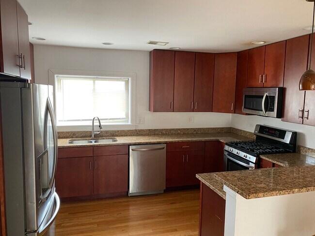 Photo - 2528-2542 W Fitch Ave