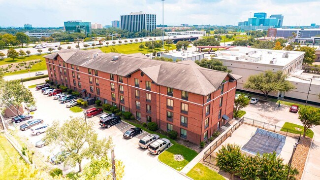 Furnished Studio-Houston - Westchase - Westheimer