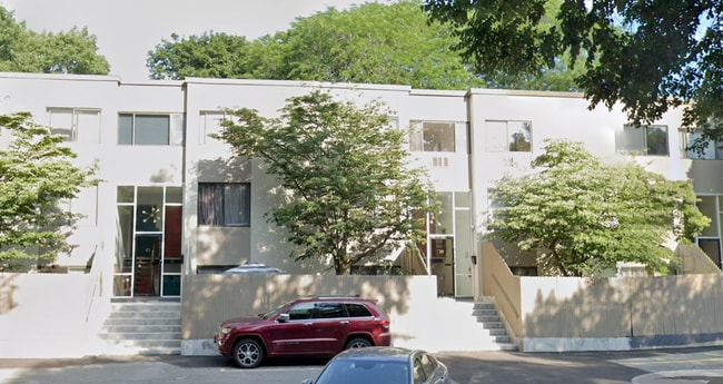 Building Photo - 39 Grove St Unit B Rental