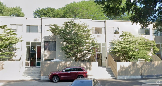 Building Photo - 39 Grove St Unit B Rental