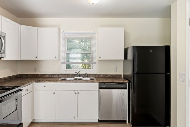 Photo - 2 Bedroom Duplex: Available Now