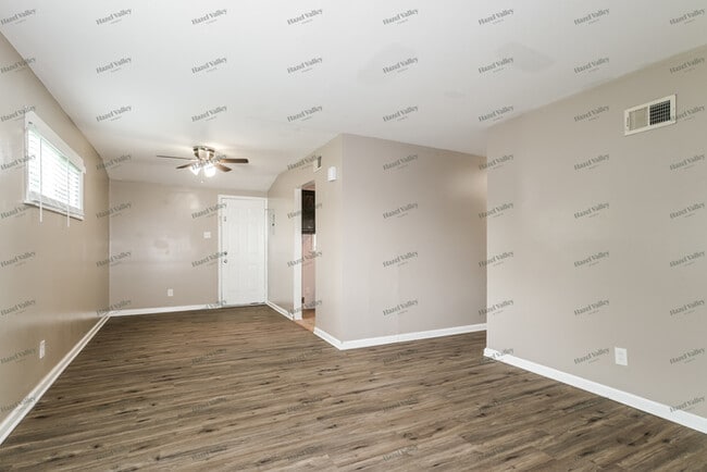 Photo - 18 Brightwell Ct