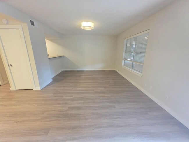 Photo - Kensington Court