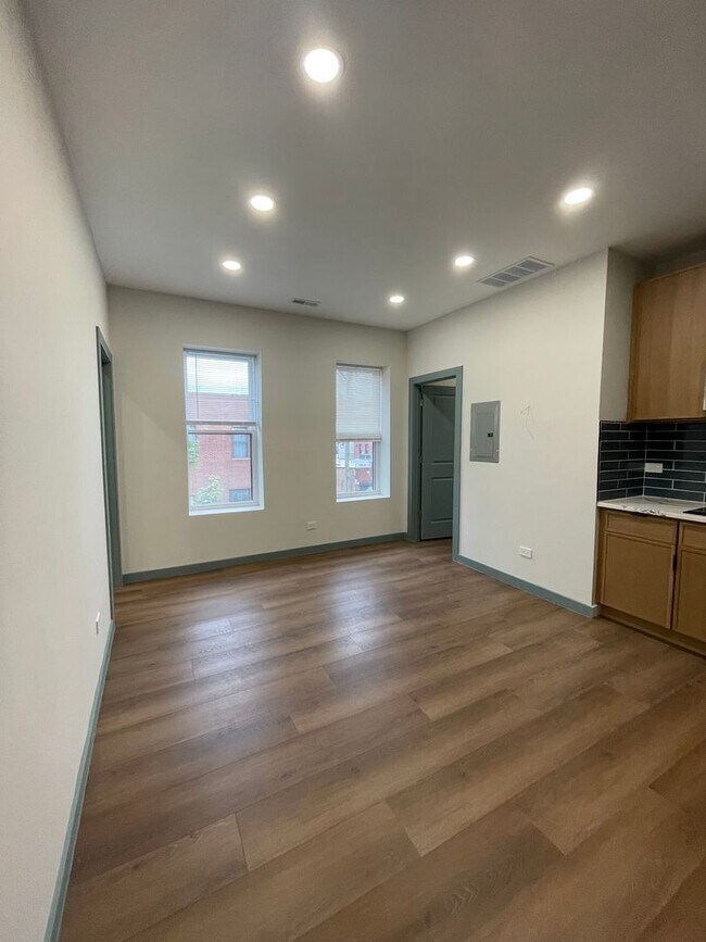 1001 W 31st/3100-3108 S Morgan - 1001 W 31st/3100-3108 S Morgan Apartment Unit 3106 S Morgan  2 (C)