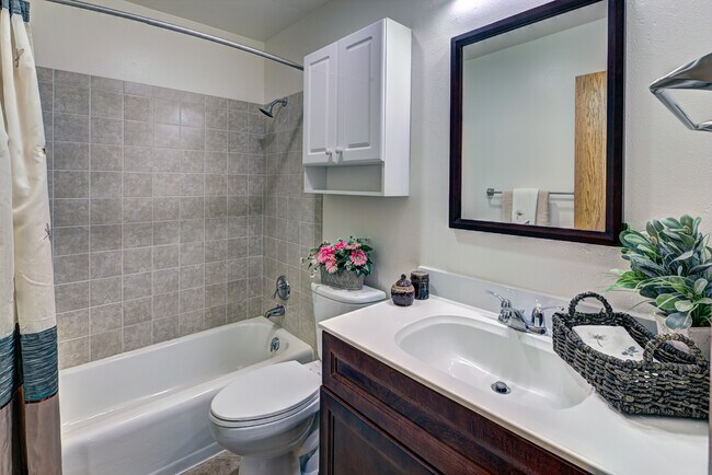 Photo - Midvale Heights Apartments