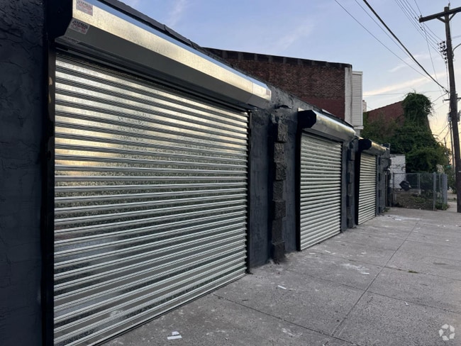 Building Photo - 4938 N Carlisle St Rental