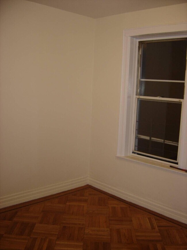 Photo - 1155 82nd St