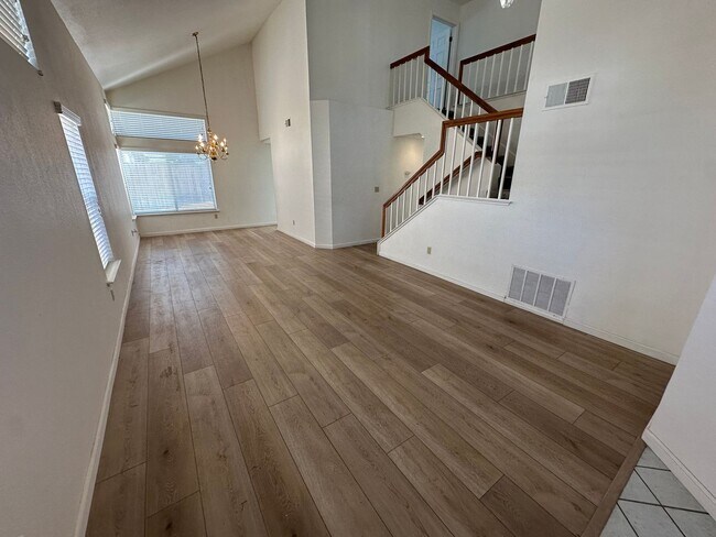 Photo - Beautiful 4 Bedroom, 2.5 Bath Tracy Home