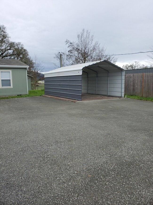 Photo - 86435 Franklin Blvd