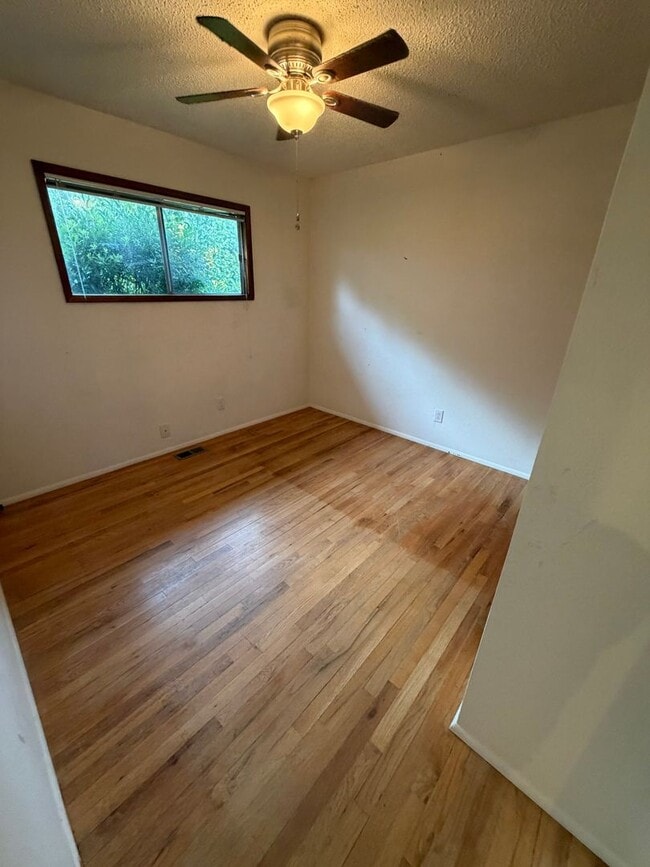 Photo - Upper unit duplex with views!