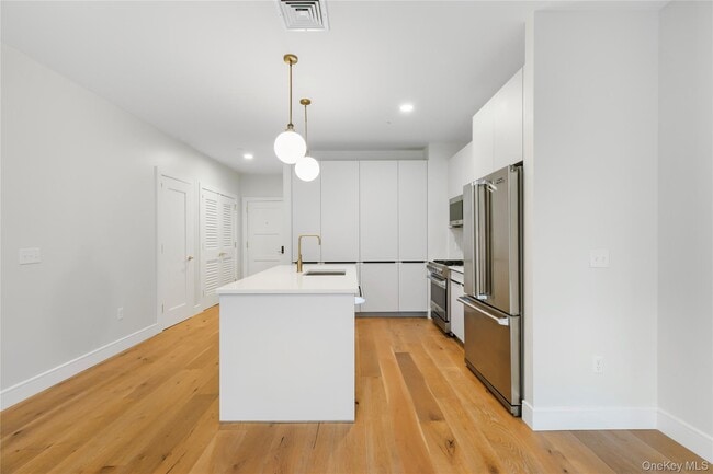 Photo - 695 Merrick Ave Apartamento Unidad 304