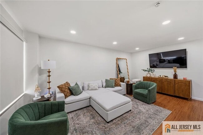 Building Photo - 0 Nicholas Ct