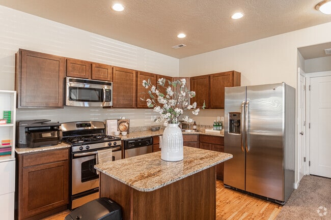 3BR, 2.5BA - Avenue A