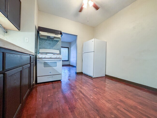 Photo - 124 S Krueger Ave
