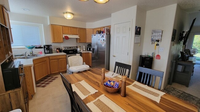 Photo - 433 Mountainside Ln
