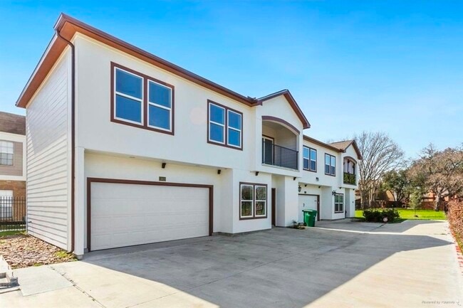 Photo - 11623 Waldemar Dr