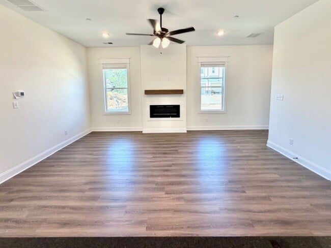 Photo - ChateletDrive4877 Unit 1