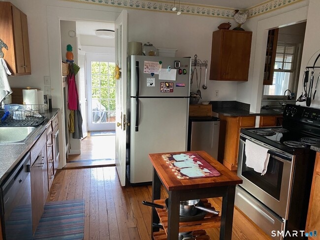 Photo - 33 Grove Ave