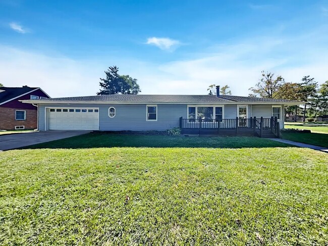 Photo - 51 E Adams St