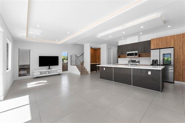 Photo - 828 SW 30th St